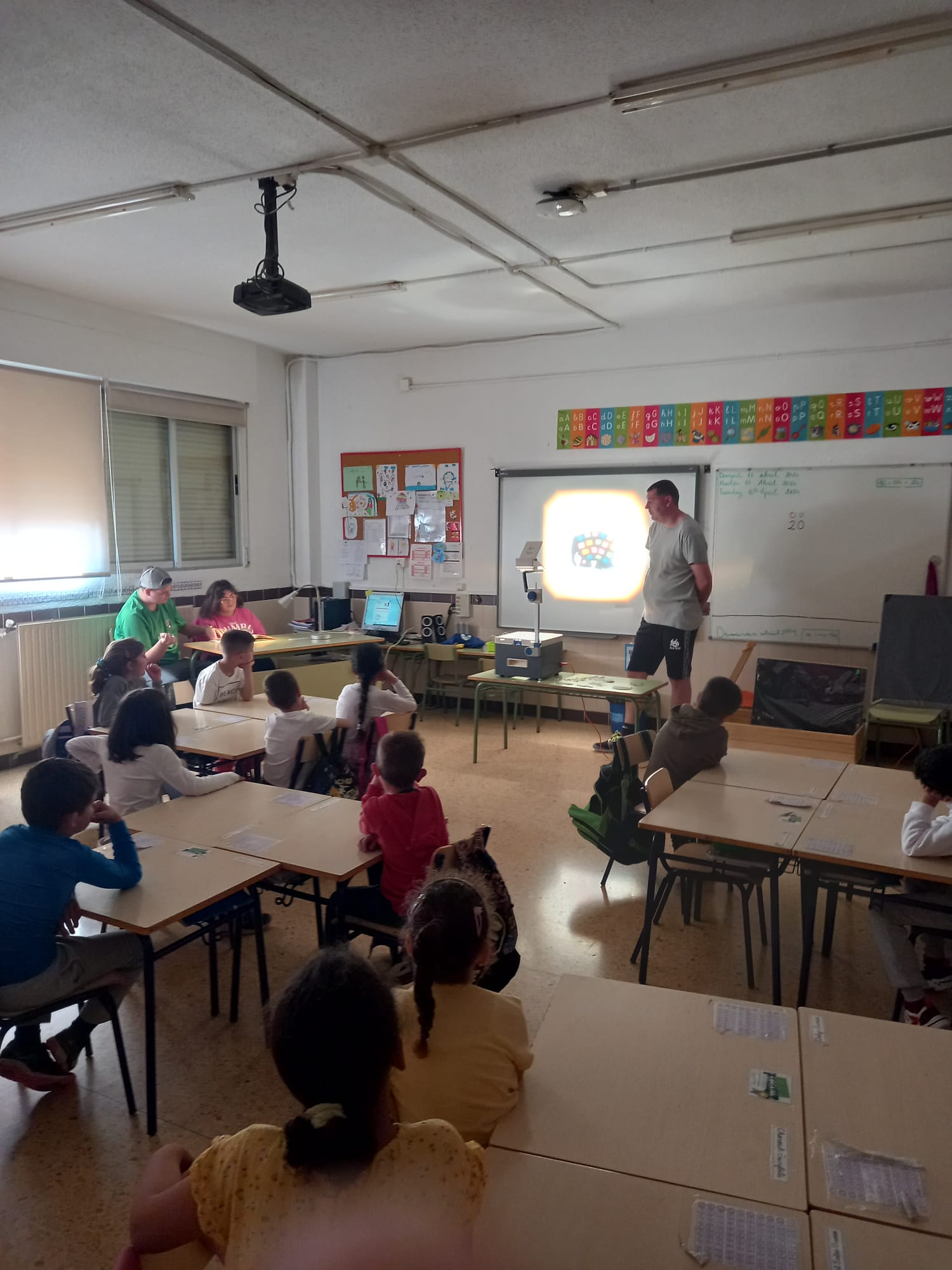 El centro ocupacional Belcaire participa en una campaña de sensibilización sobre discapacidad dirigida a colegios e institutos de la Vall d’Uixó