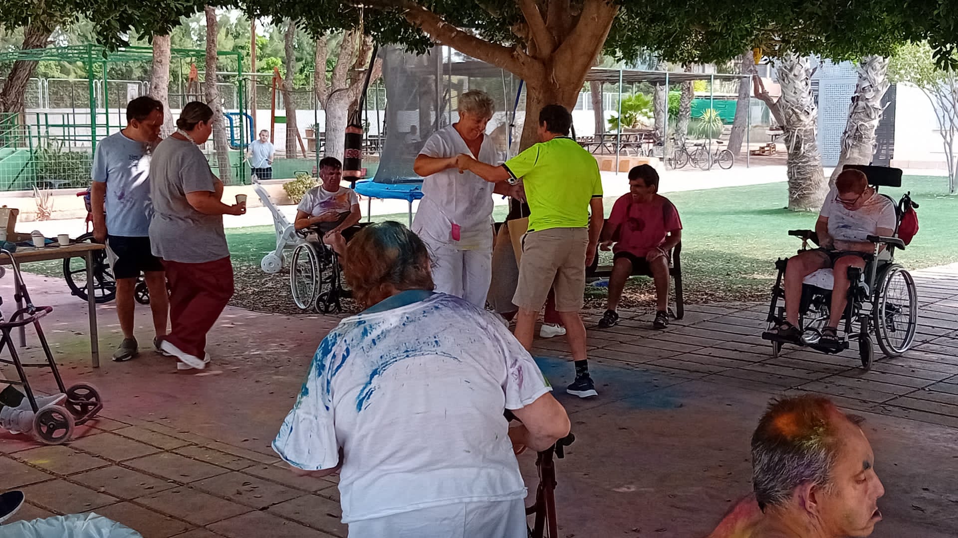 FESTA DE COLORS