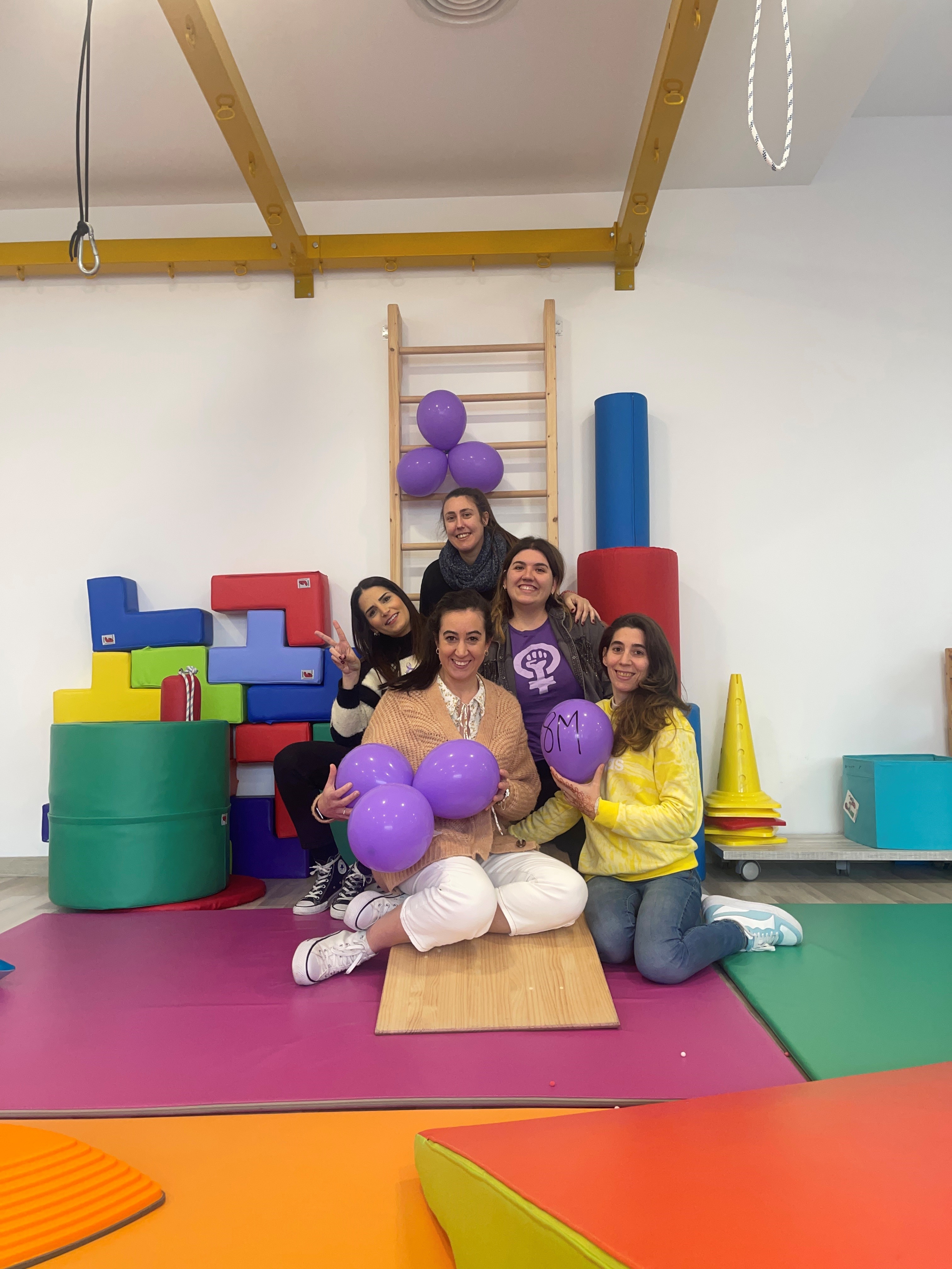 L'equip del CAT Creixem celebra el Dia de la Dona