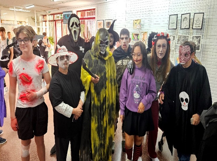 Halloween en la residència l'Almara de Bruixa-sot (Ai...se'ns ha escapat Bwaajaja!)