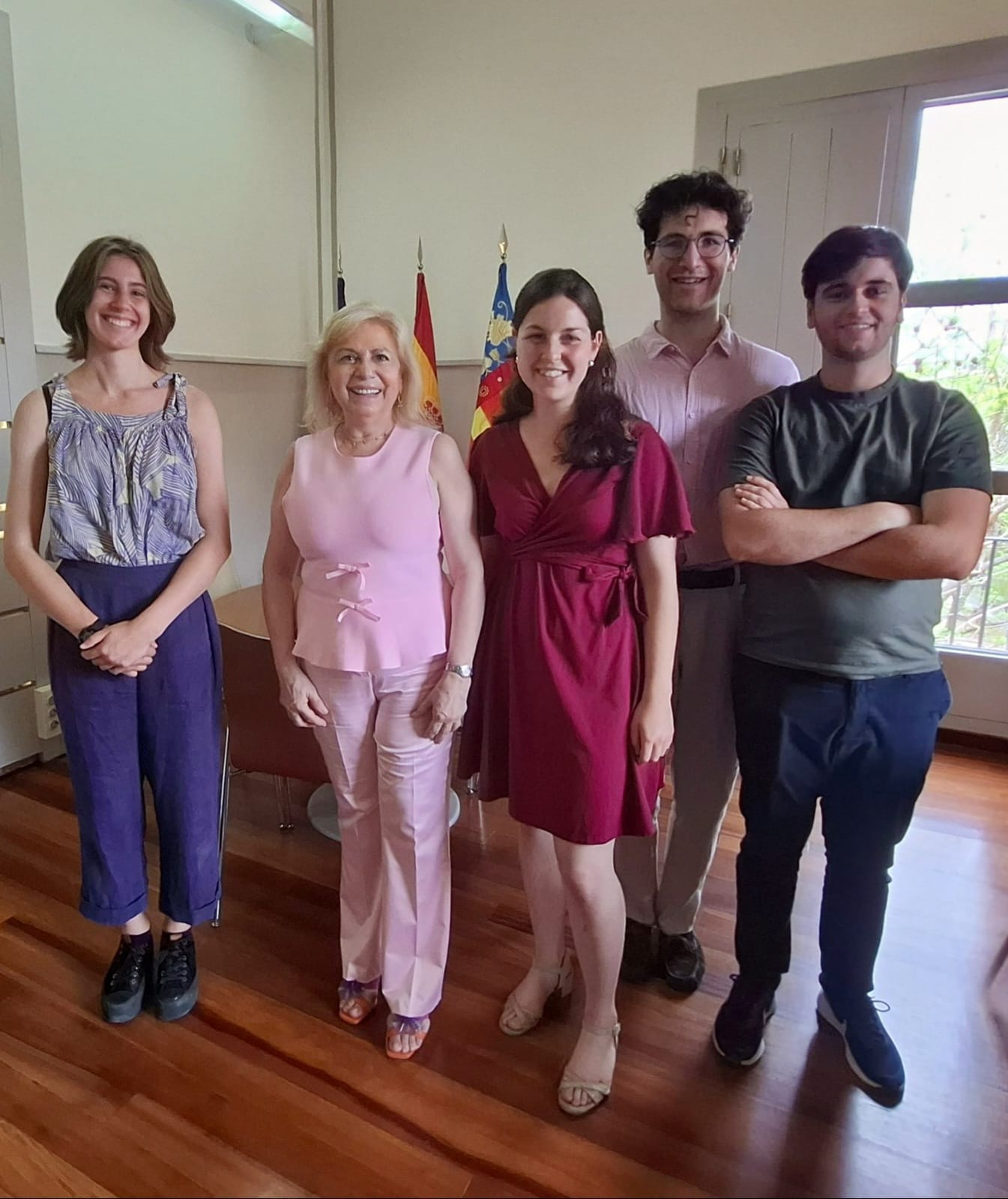 La directora general María José Rico rep a estudiants de l'Institut de Filosofia Comparada de París