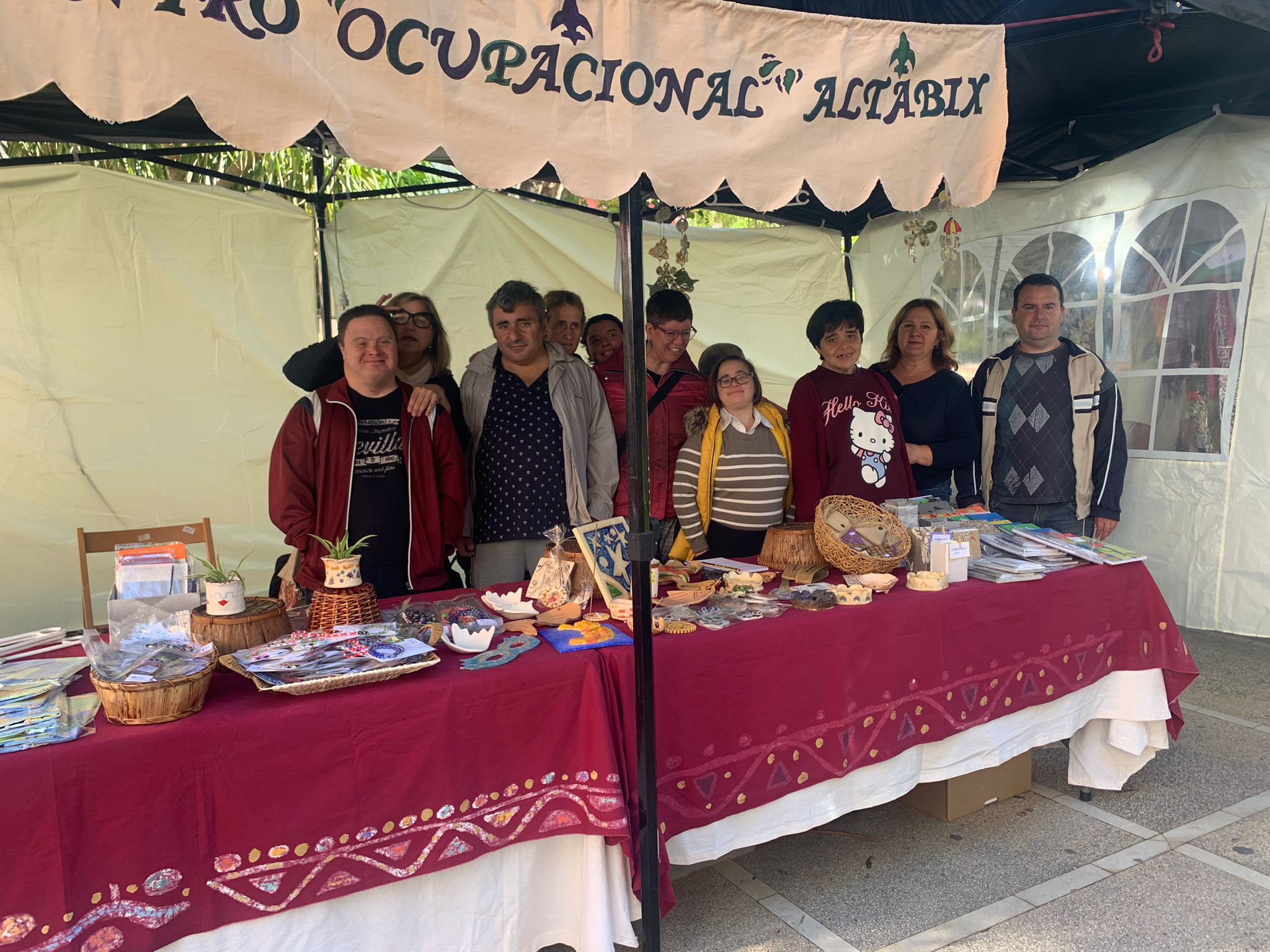 El C.O. Altabix participa en el tradicional Mercat Medieval, que se celebra després de les representacions del Misteri d’Elx, del 6 al 9 de novembre, i està situat en el centre històric de la localitat