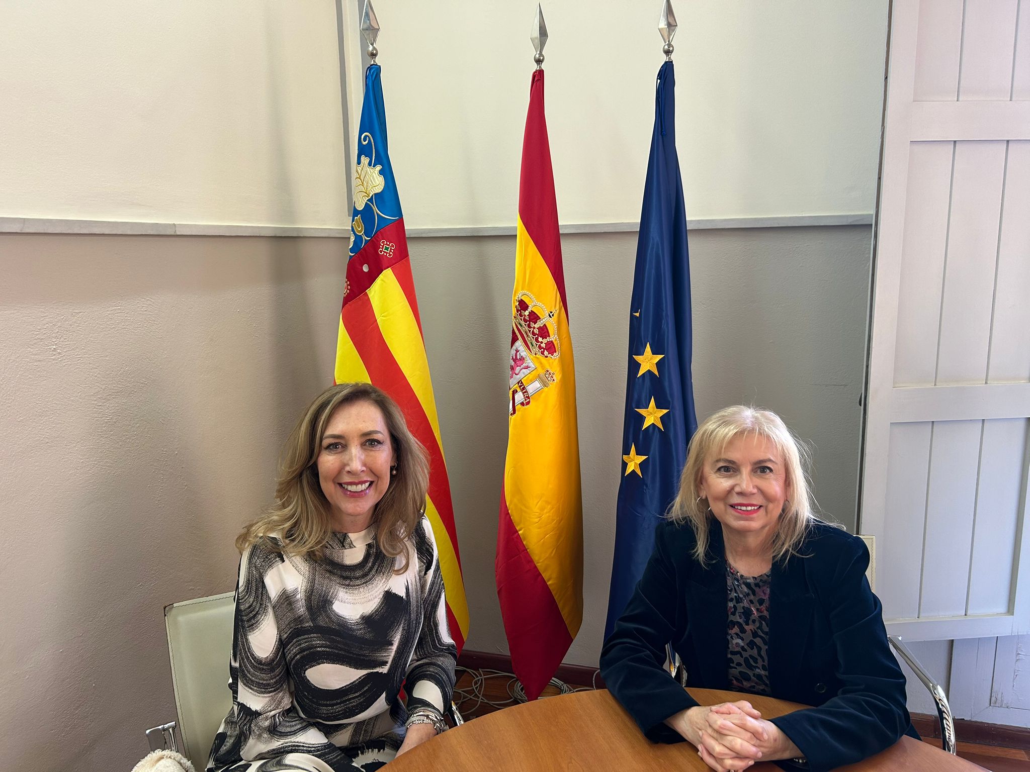 Les directores generals de l'IVASS, María José Rico, i de l'Agència Madrilenya per al Suport a les Persones Adultes amb Discapacitat (AMAPAD), Encarna Rivero, mantenen reunió institucional 