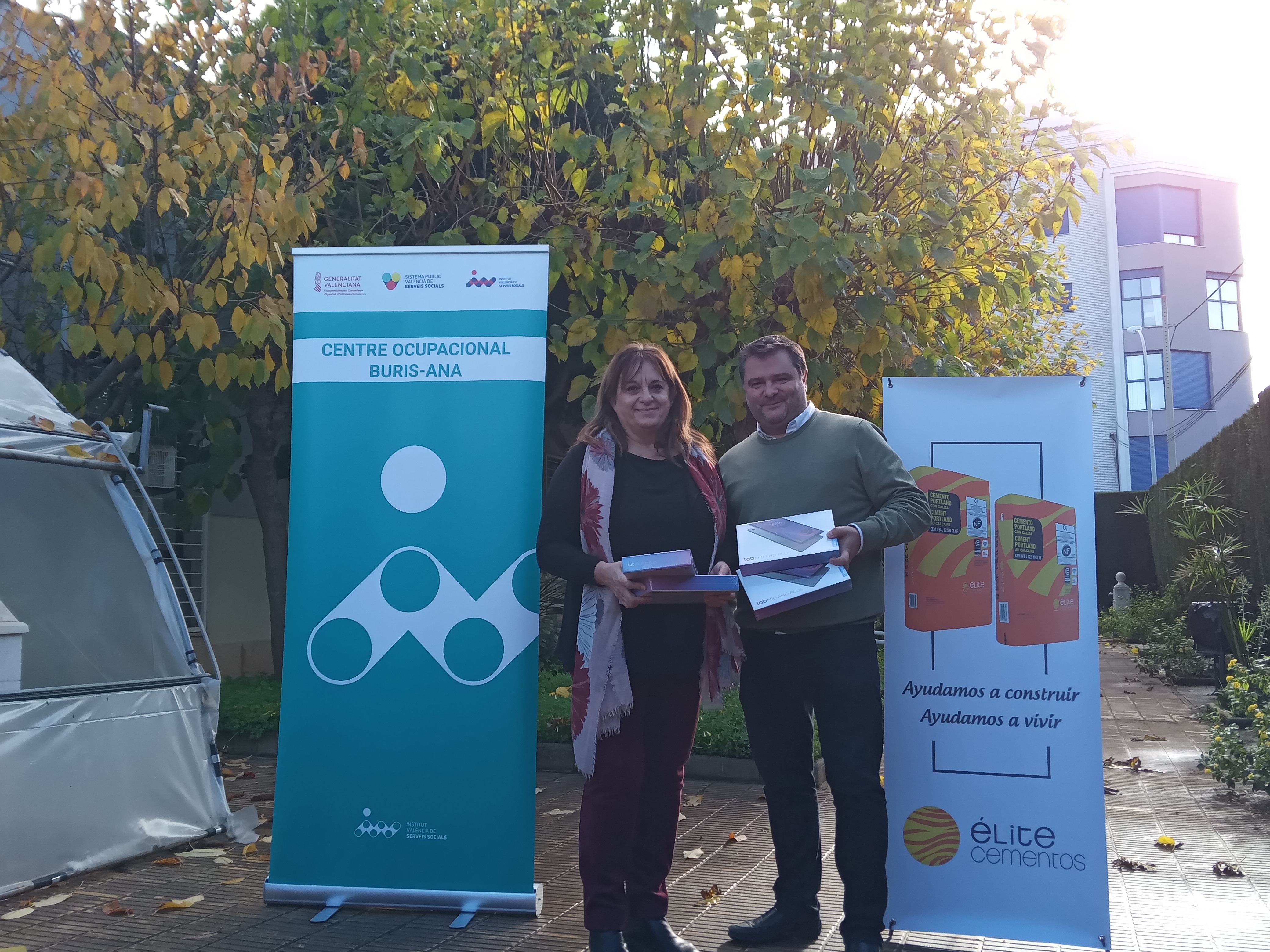 Donación de tablets en beneficio del C.O. Buris-Ana (Burriana)