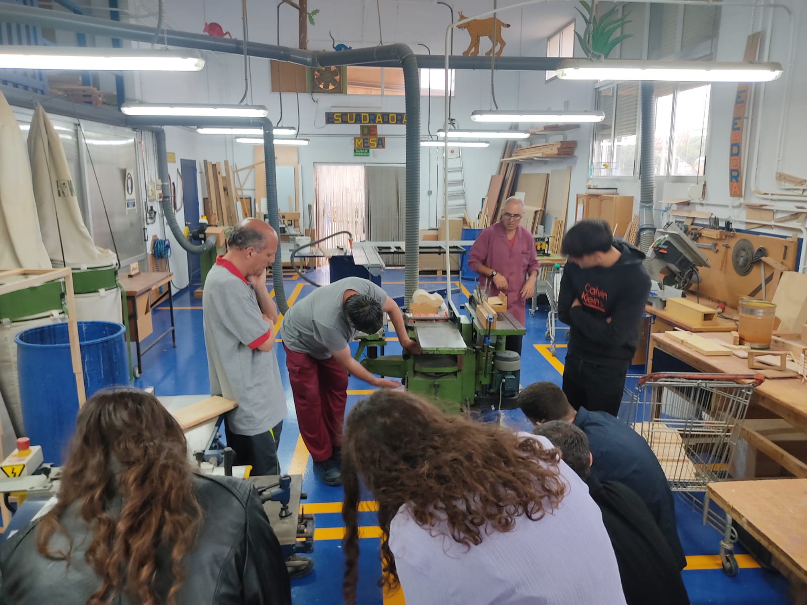 En el CO Maestrat hemos tenido la visita de tres estudiantes de 4º de ESO de la asignatura de Tecnología del IES Coromines de Benicarló