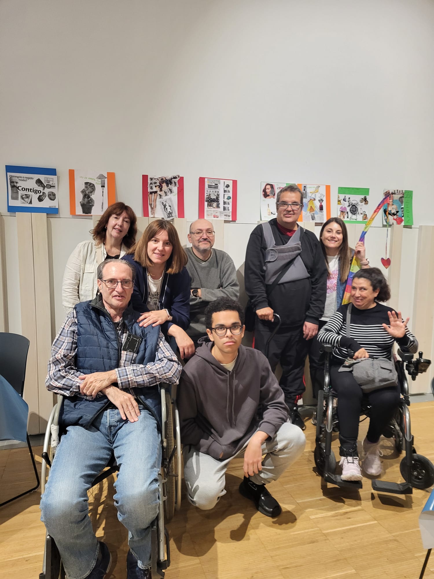Persones usuàries del C.D. Ruzafa de DCA participen en el taller 