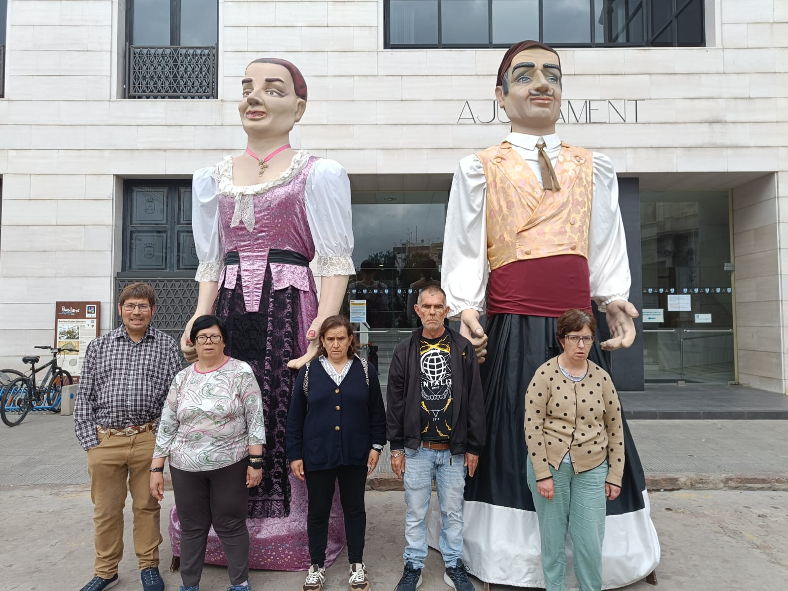 Las personas usuarias del CEEM Albocàsser han protagonizado un abril repleto de actividades de integración comunitaria en Burriana y Valencia