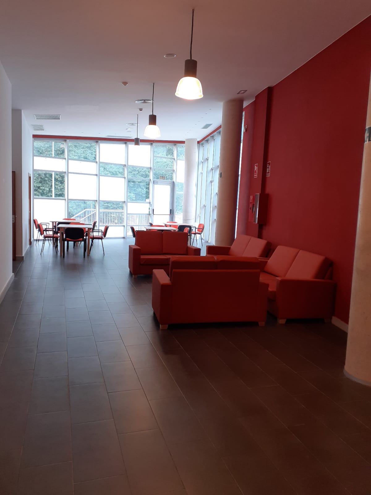 El Instituto Valenciano de Atención Social-Sanitaria convoca las bolsas de personal cuidador, cocina y enfermeria para el nuevo CEEM de Alcoi