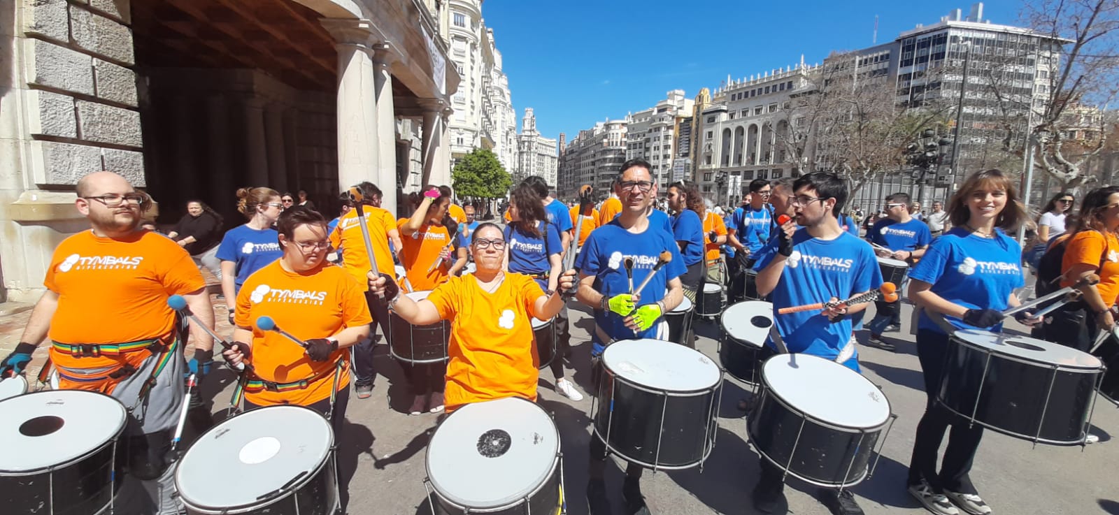 Pitu y Pedro de las viviendas del IVASS y Tymbals DiPercusion colaboran con AAEV en las IV Jornadas de Endomarch 2023
