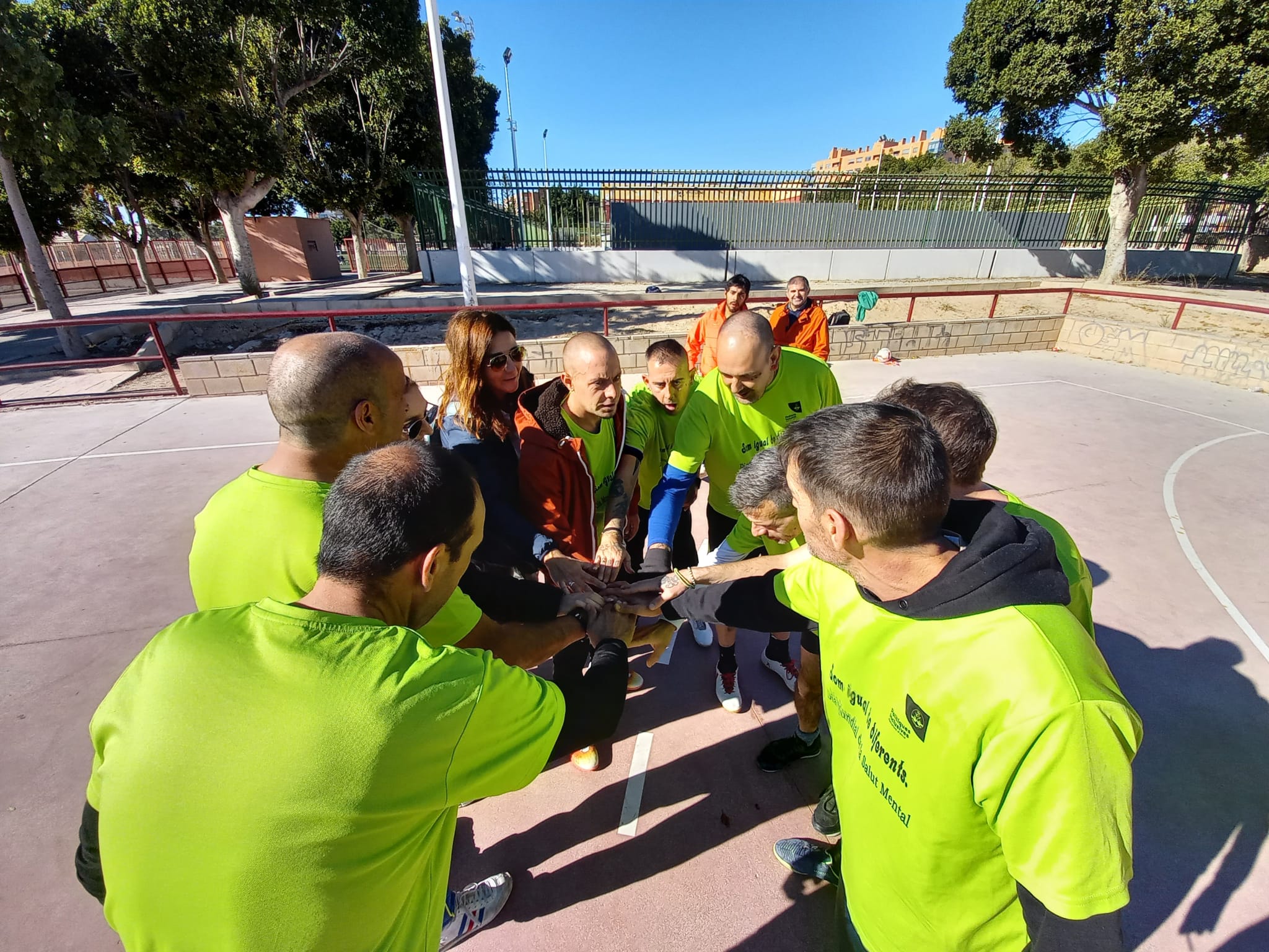 Les persones amb malaltia mental crònica del CEEM Mossèn Cirilo, juntament amb persones usuàries d'altres recursos d'Alcoi, Elx i Benidorm, participen en una lliga de futbol 