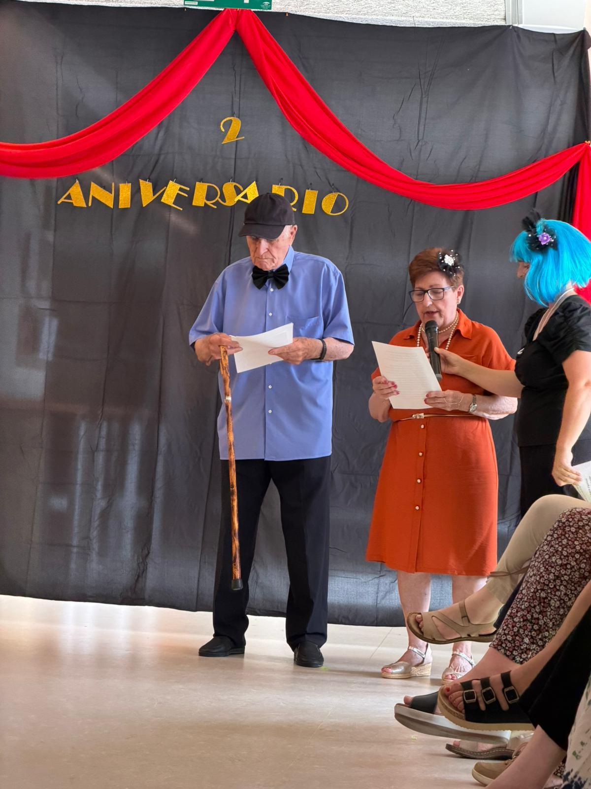 Celebració del segon aniversari del Centre de Dia Ana Lluch de Meliana al costat de persones usuàries, famílies i l'equip de professionals