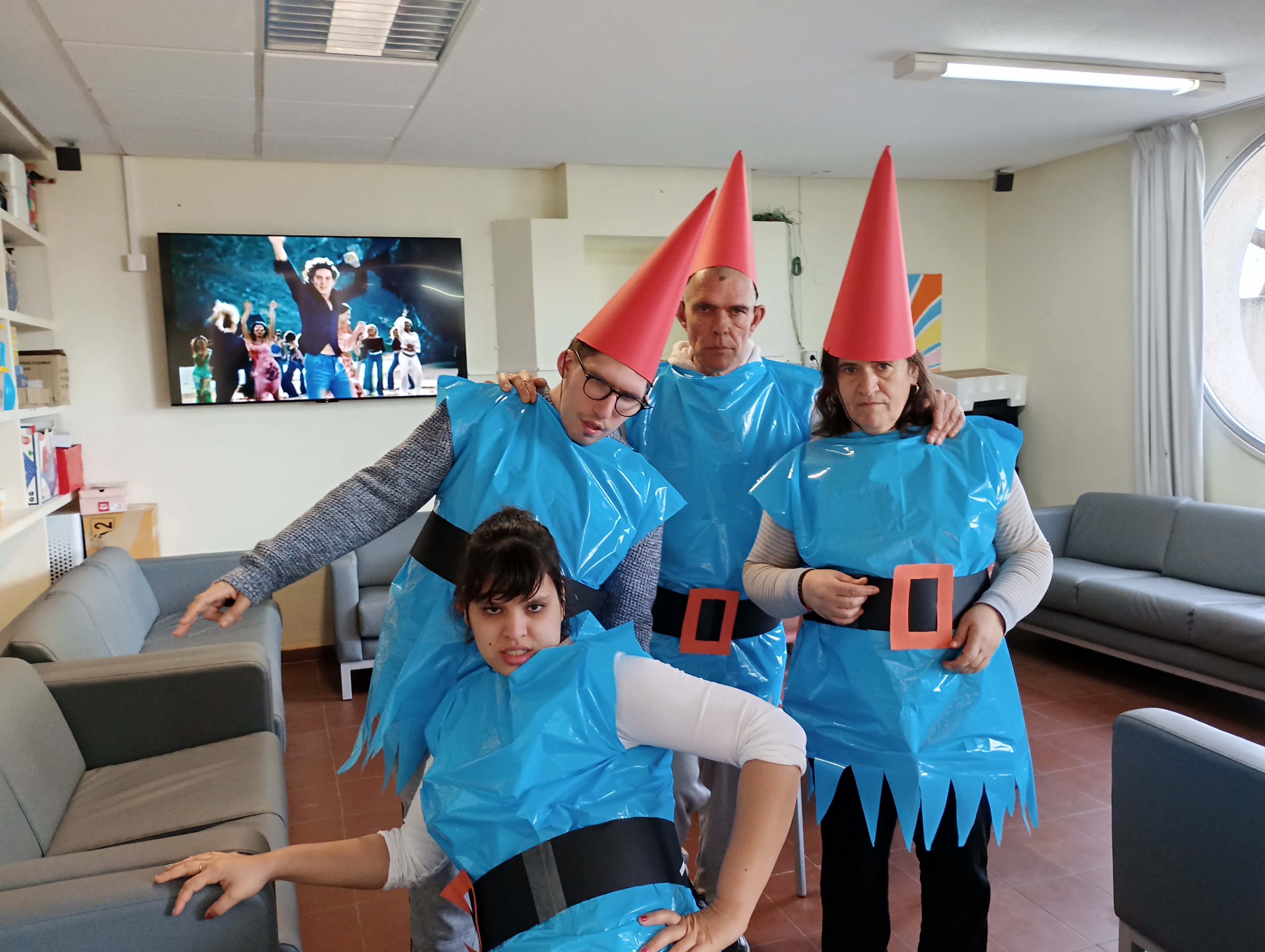 Festa de carnestoltes organitzada per les persones usuàries del CEEM d'Albocàsser 