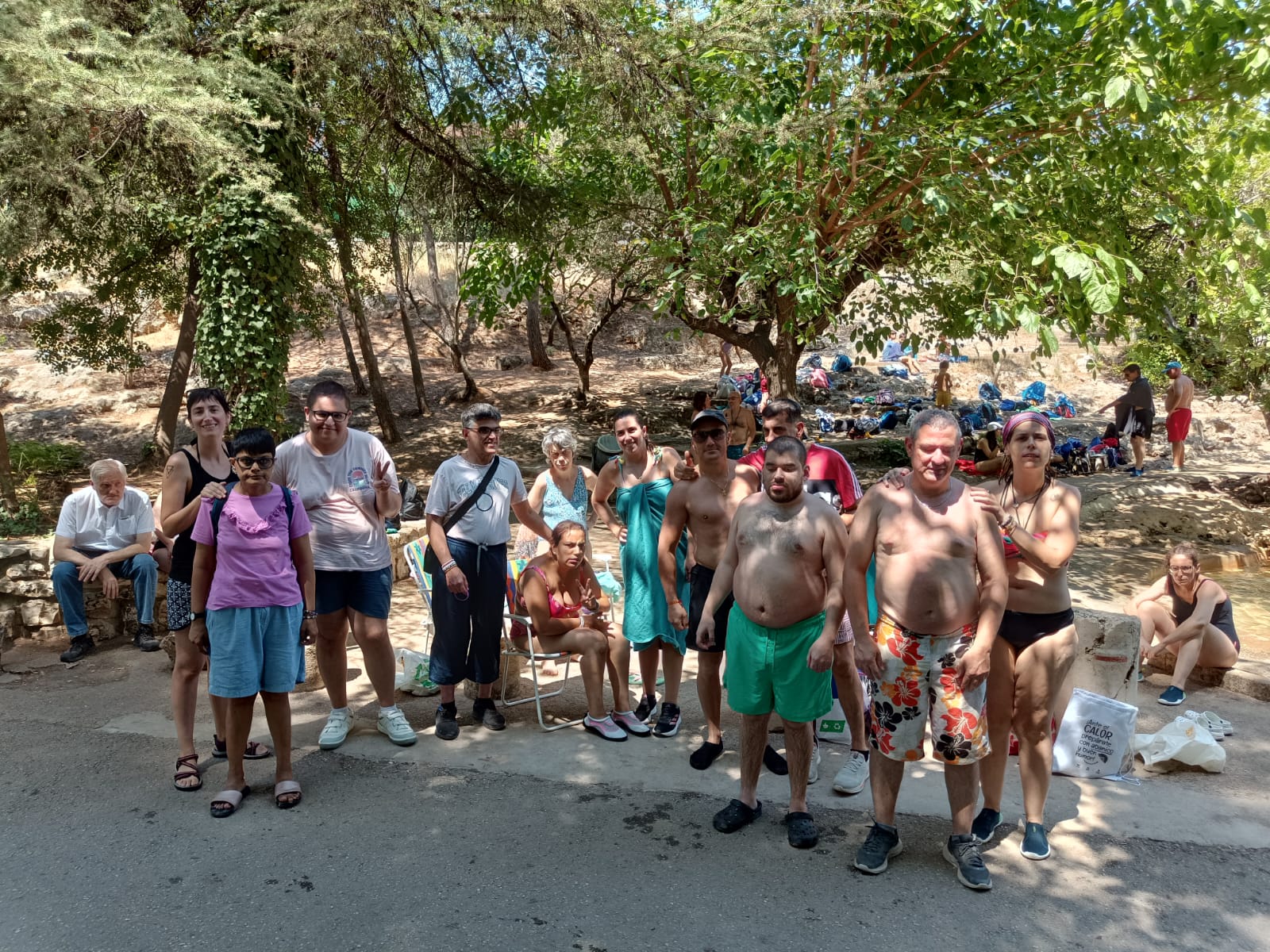 Persones usuàries i professionals del centre ocupacional Marxalenes d'excursió a l'Albufera d'Anna 