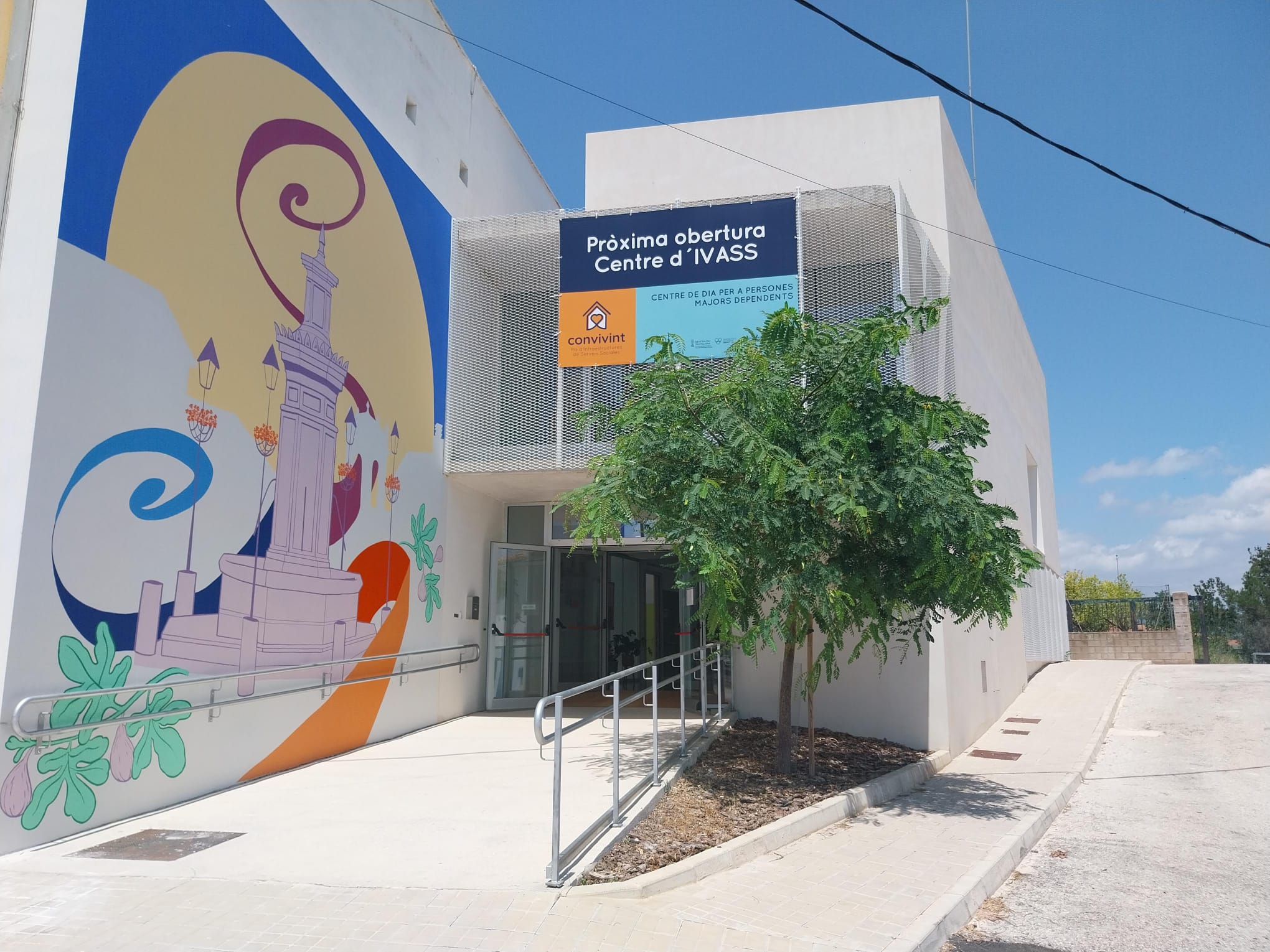 El centre de dia de La Font de la Figuera obri les seues portes amb les primeres persones usuàries