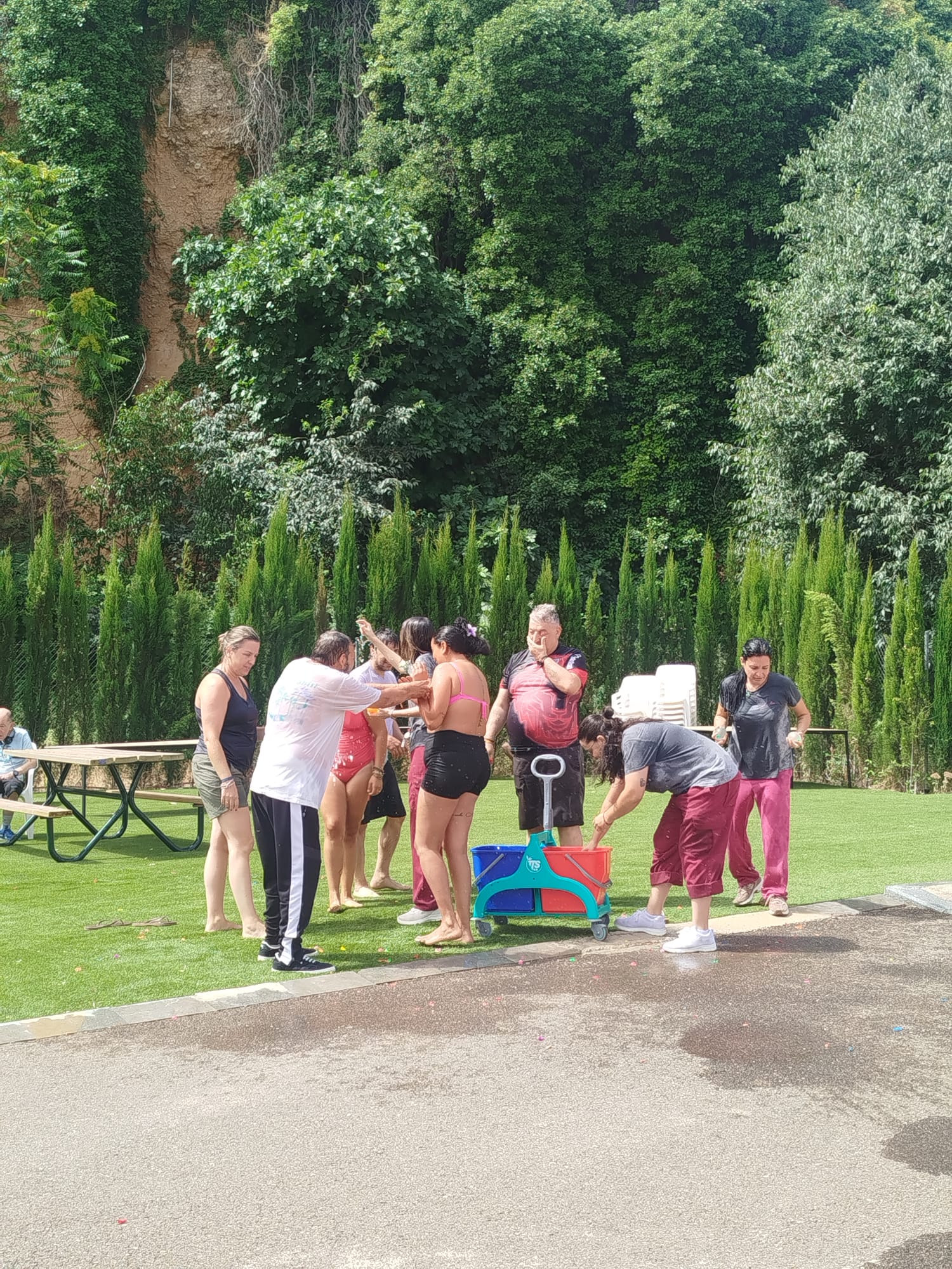 En los centros del IVASS combatimos el calor con diversión y muchas actividades de agua