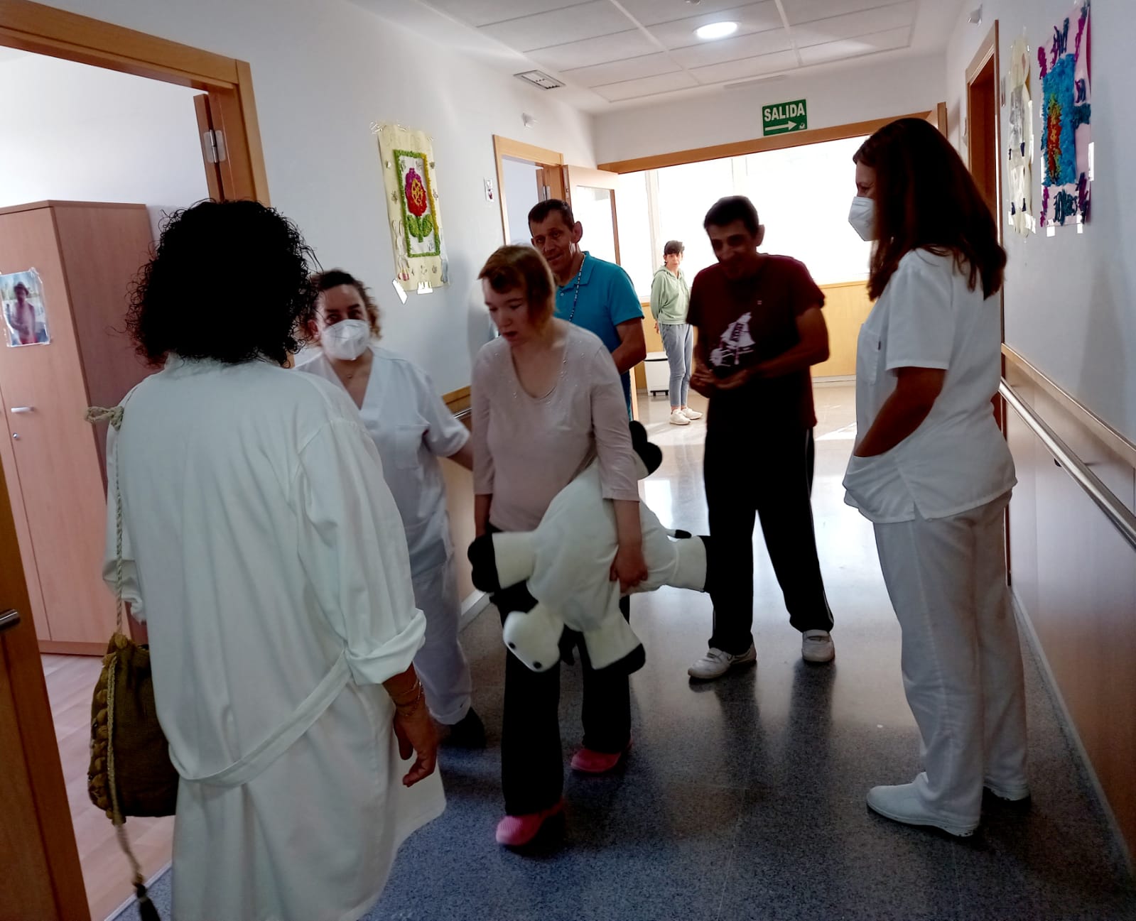 En el Día Mundial de los Animales hemos estado con las compañeras y compañeros de la residencia de Ontinyent