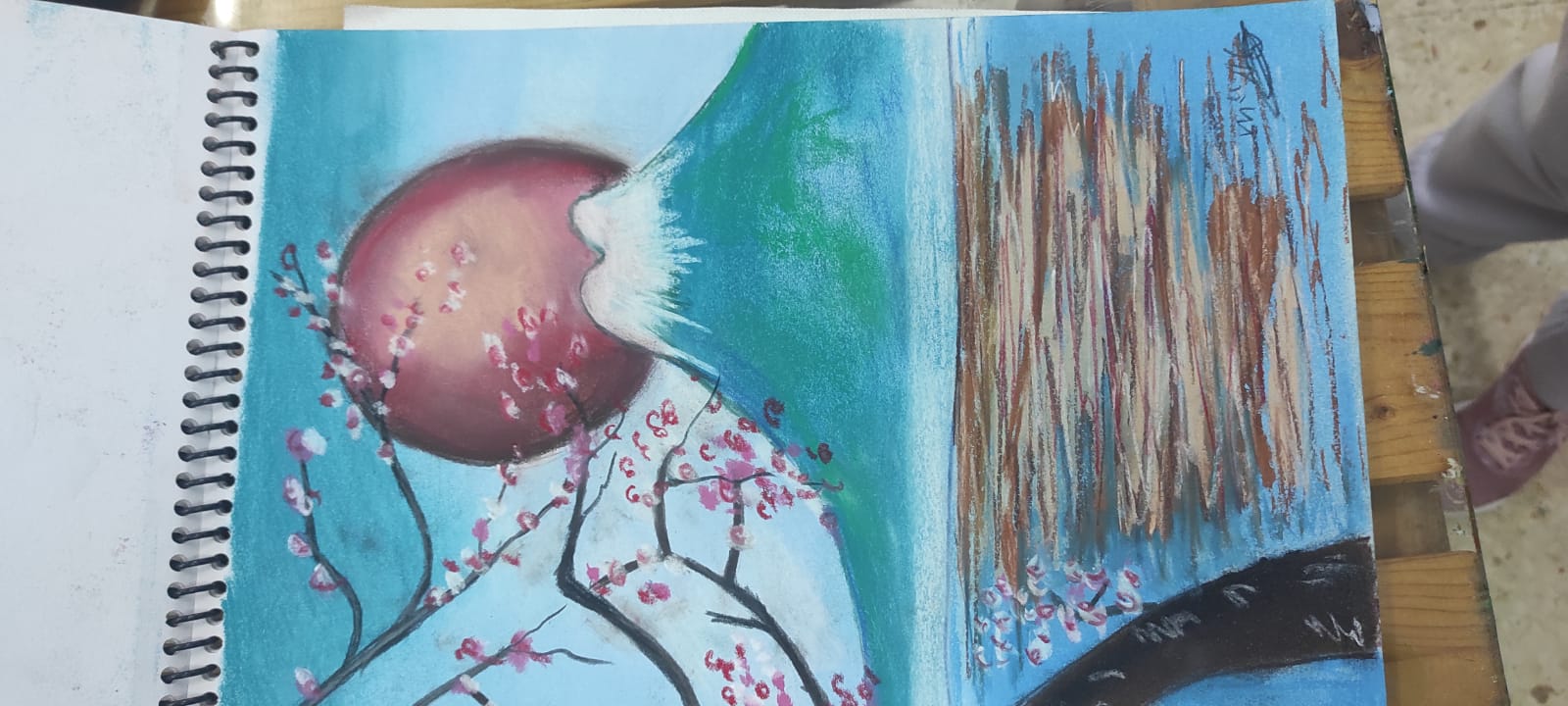 Nuestra compi María del Mar, usuaria del CEEM Mossèn Cirilo del IVASS en Alcoi, comparte con nosotros sus obras realizadas en la Academia de Arte Bocetos 