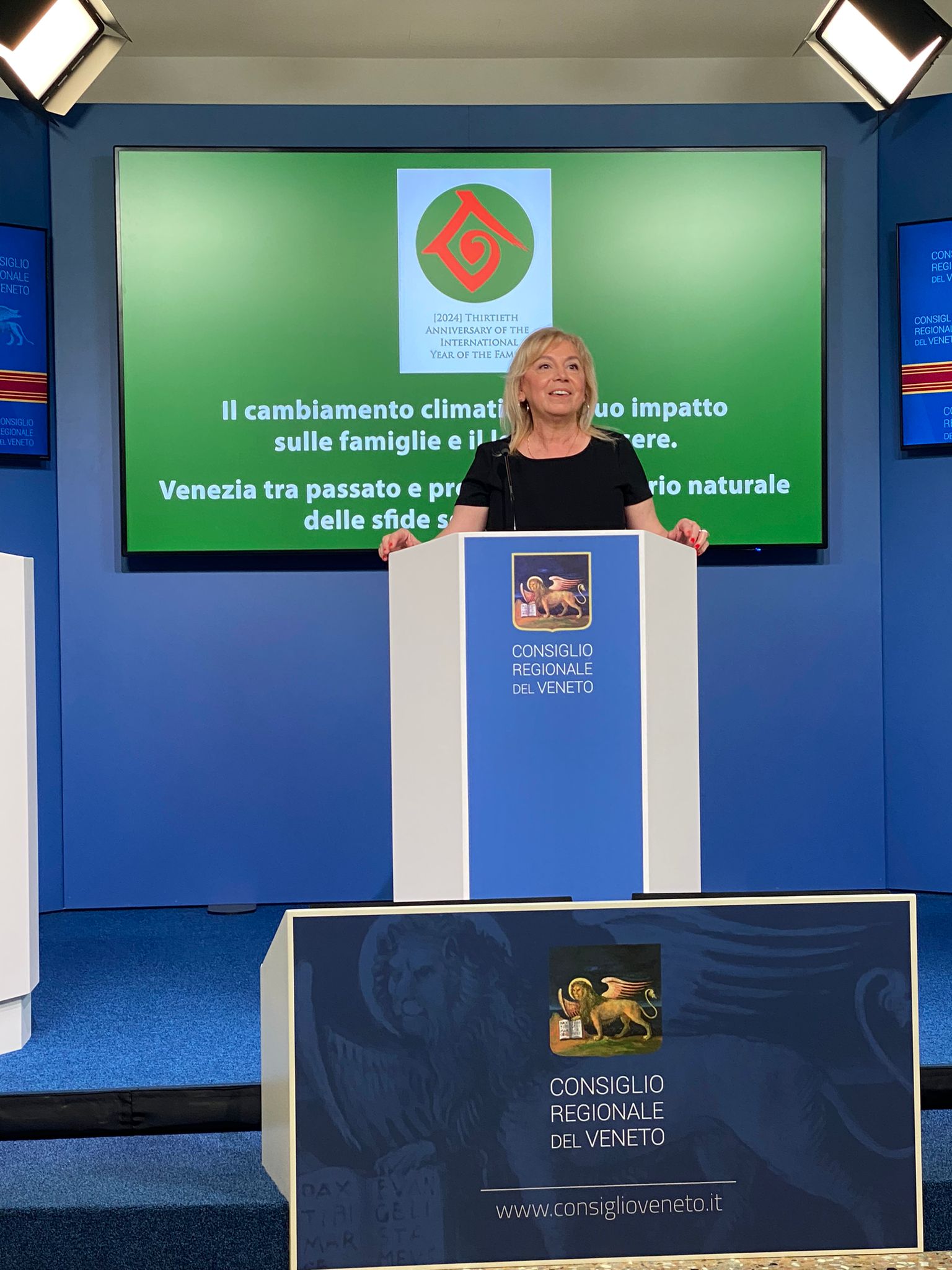 La directora general de l'Institut Valencià de Servicis Socials, María José Rico, clausura l'Assemblea General de la Xarxa europea per a les polítiques socials ELISAN a Venècia