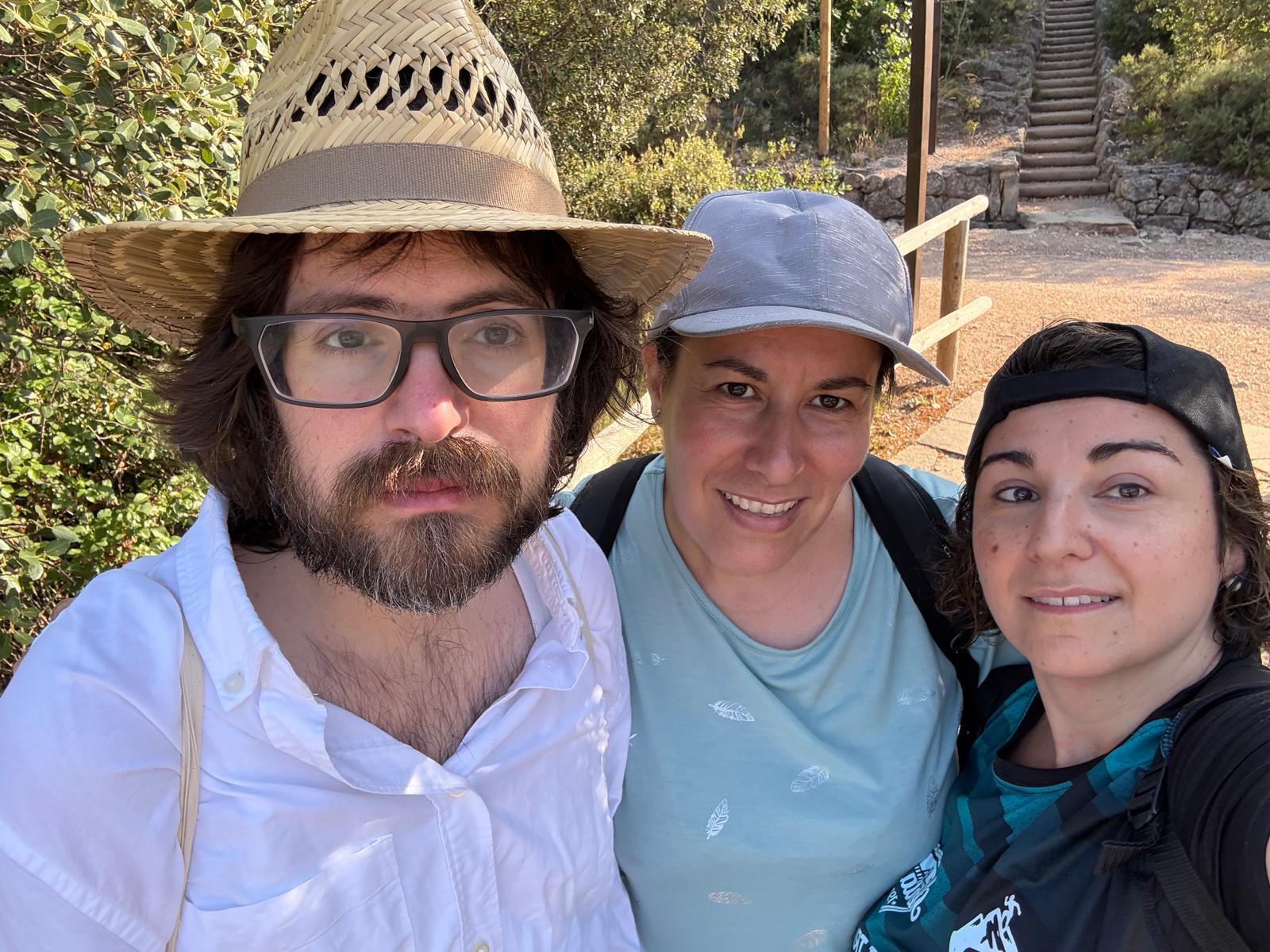 A.K. persona usuaria del CEEM Mossèn Cirilo de Alcoy decide junto a dos profesionales del centro pasar una jornada en la naturaleza 