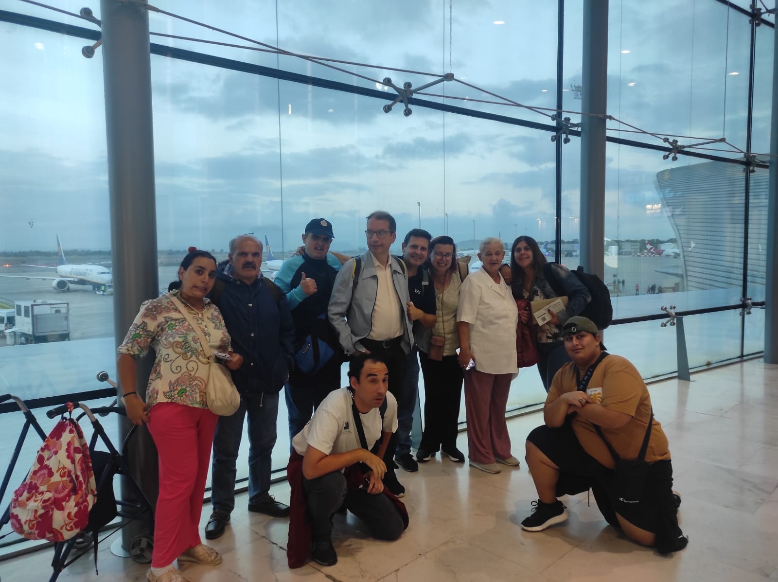 Persones amb discapacitat intel·lectual que residixen en la vivenda tutelada Rocafort han tingut la seua primera experiència volant amb avió a Mallorca